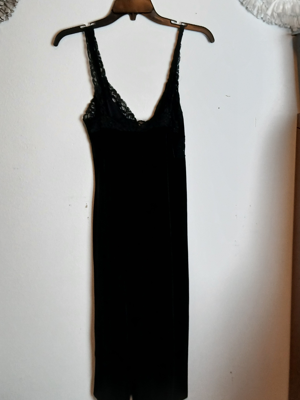 Vintage Betsey Johnson Black Velvet Lace Trim Slip Dress Black Label Small - Picture 5 of 5